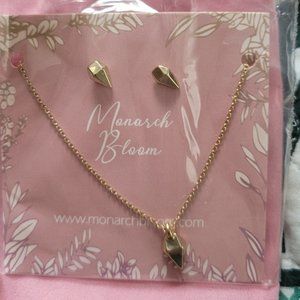 earring and necklace set